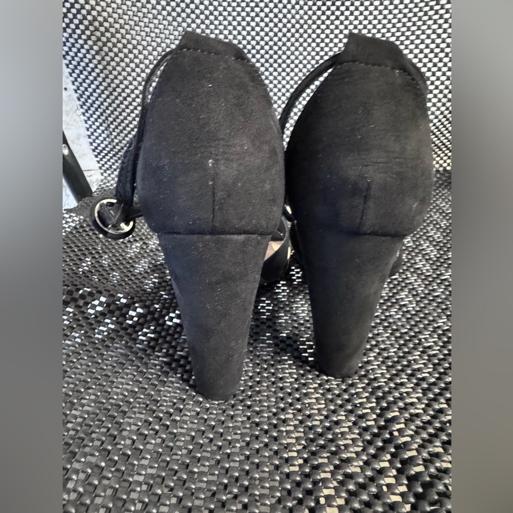 JustFab Black Crisscross Heels - Picture 5 of 11